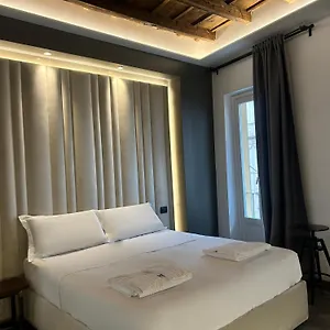 Davinci Apartament Near Duomo Milan